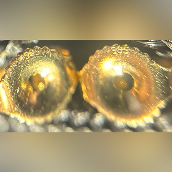 SOLD☘️14K Lucky Charm Shamrock Set☘️ (Pendant, Chain & Earrings) - Picture 12 of 13